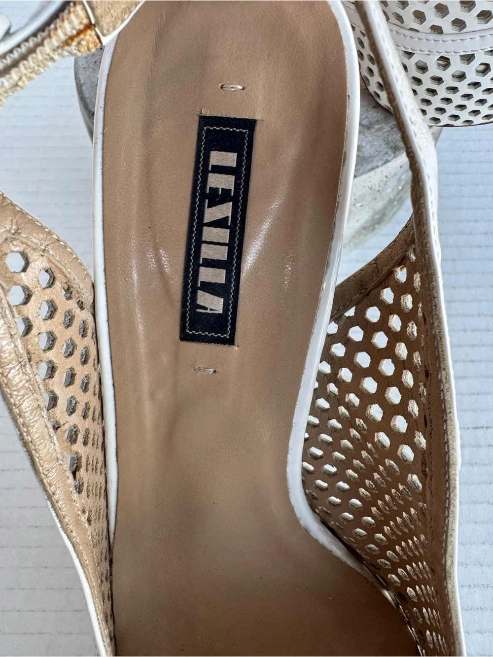 Le Silla White Perforated Leather Platform Peep Toe Heels Sz 40